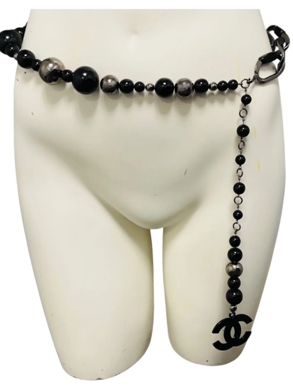 CHANEL GUNMETAL / BLACK 2003 LARGE BEAD AND CC LOGO PENDANT CHAIN BELT